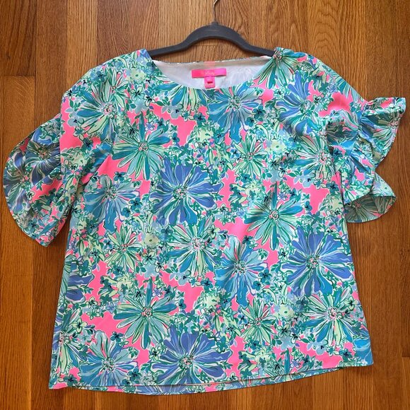 Lilly Pulitzer Tops - Lilly Pulitzer Beldon Floral Lined Blouse with Short Sleeves Medium